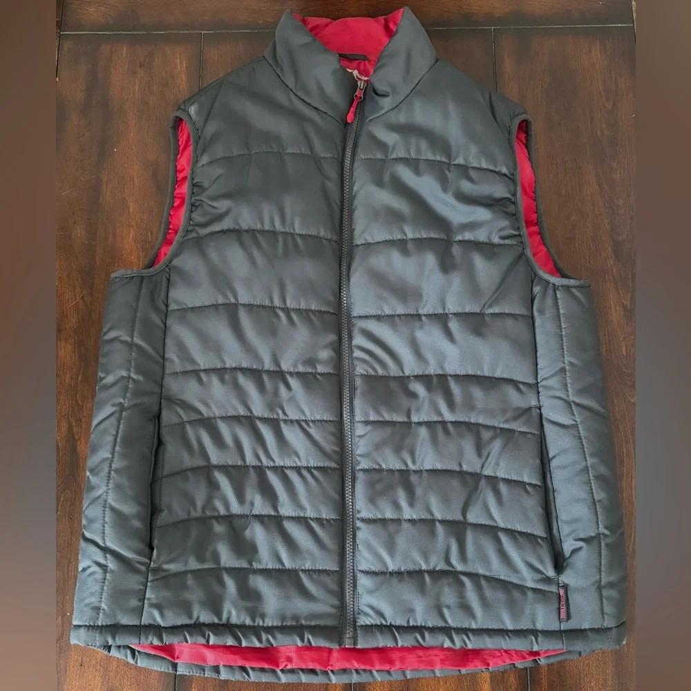Men’s Gray and Red Puffer Vest Medium